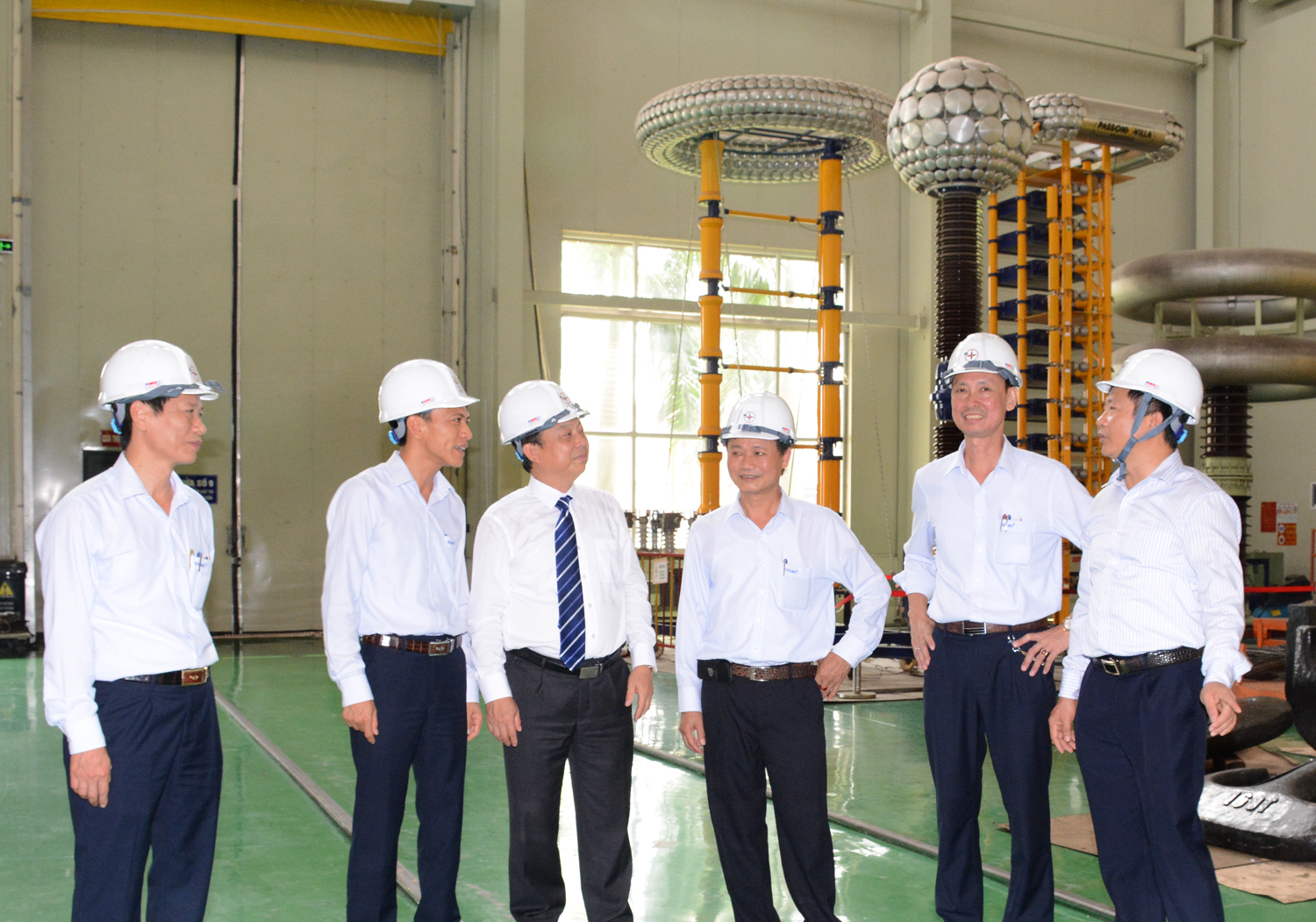 Đồng chí Trịnh Huy Thành - Bí thư Đảng ủy Khối Công nghiệp Hà Nội đến thăm và làm việc với EEMC