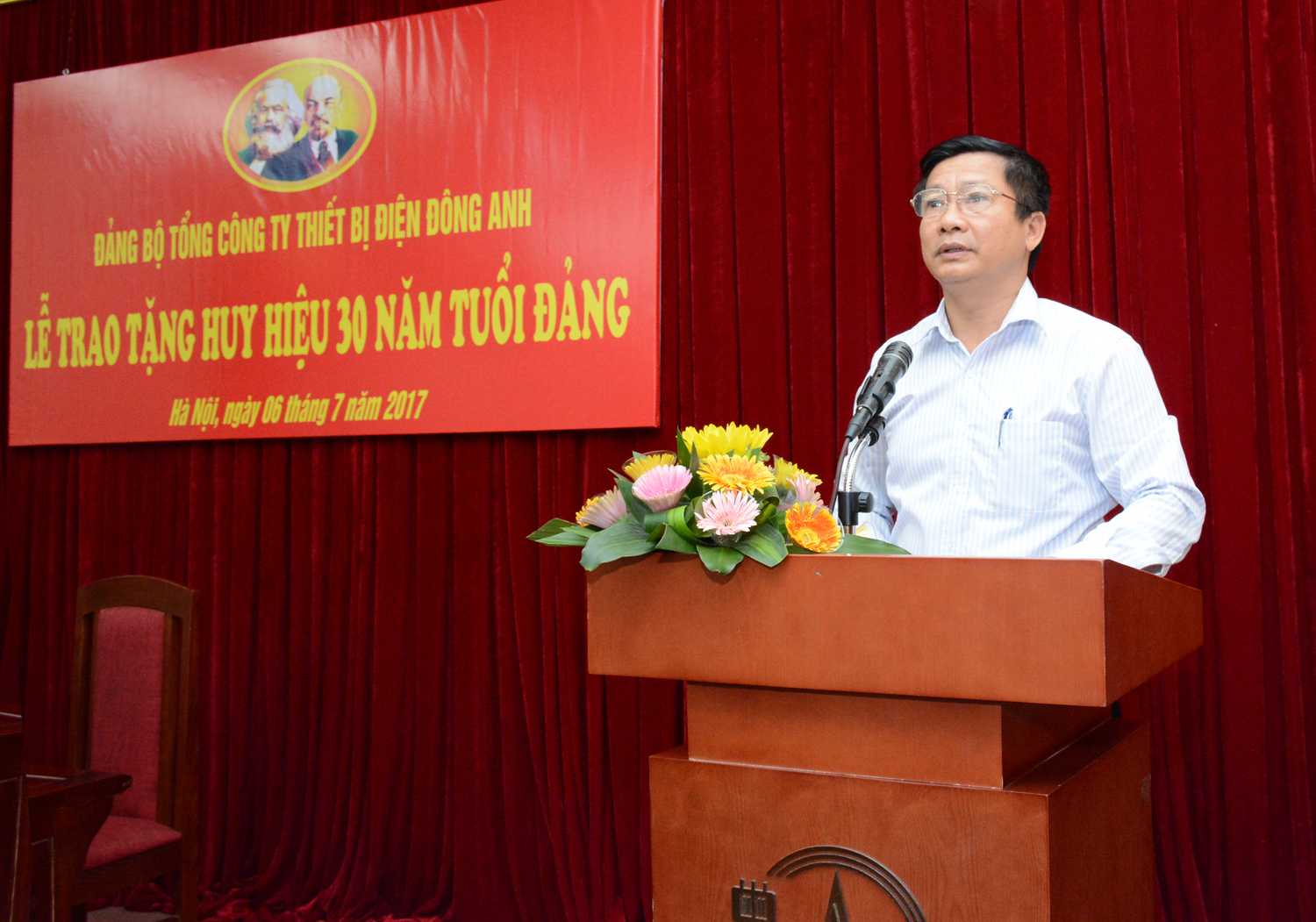 Đồng chí Trịnh Huy Thành - Bí thư Đảng ủy Khối Công nghiệp Hà Nội đến thăm và làm việc với EEMC